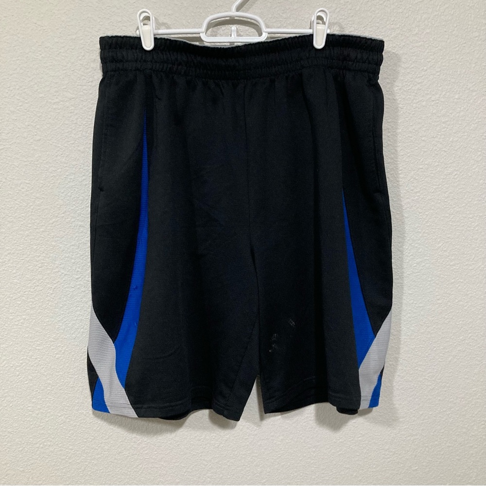 Champs shorts - Picture 3 of 7